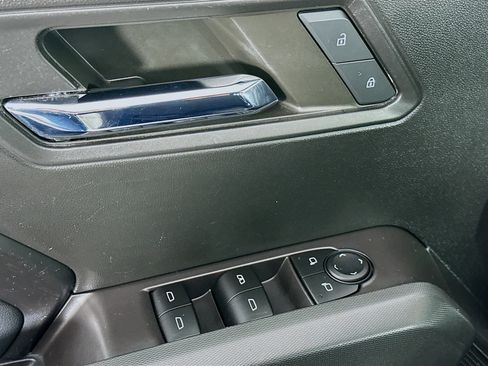 Used 2024 Chevrolet Colorado LT w/ LT Convenience Package image 15