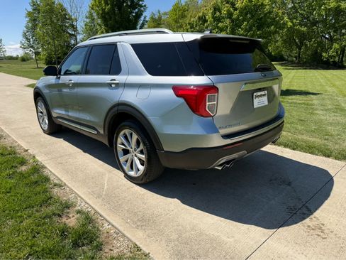 Used 2022 Ford Explorer Platinum w/ Equipment Group 601A AWD/4WD image 3