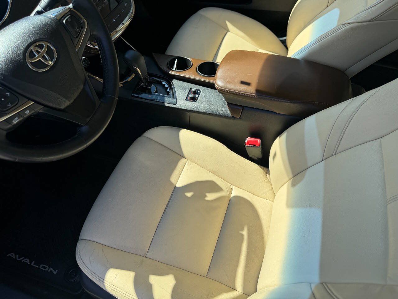 Used 2014 Toyota Avalon XLE FWD image 16