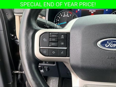 Used 2022 Ford Expedition Limited image 11