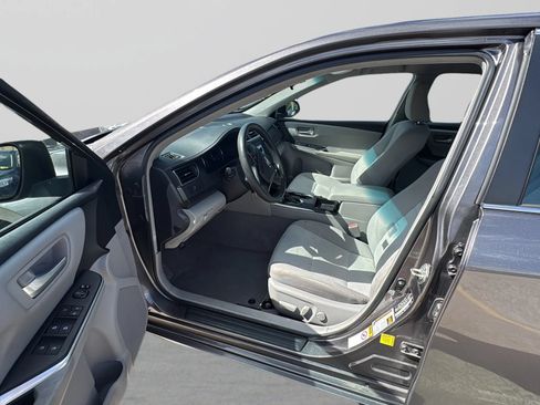 Used 2017 Toyota Camry LE FWD image 17