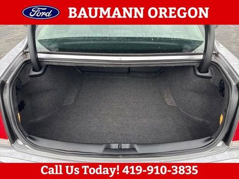 Used 2017 Chrysler 300 C AWD/4WD image 5