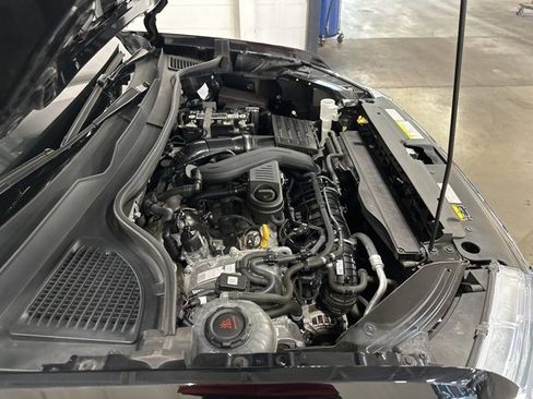 Used 2022 Volkswagen Taos SE image 39