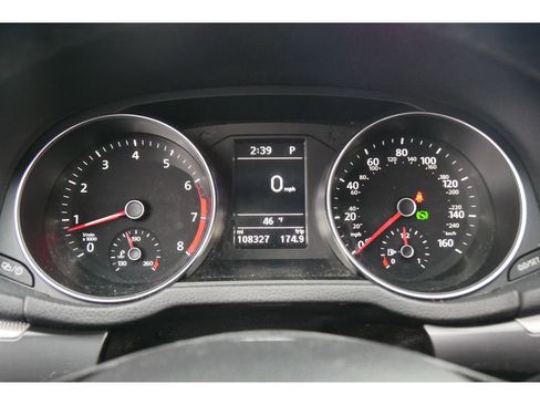 Used 2017 Volkswagen Passat 1.8T R-Line image 22
