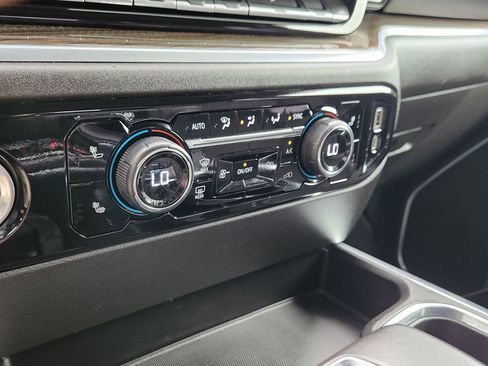 Used 2022 Chevrolet Silverado 1500 RST image 10