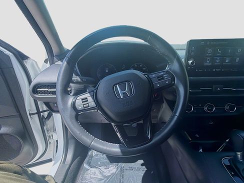 Used 2024 Honda HR-V EX-L image 10