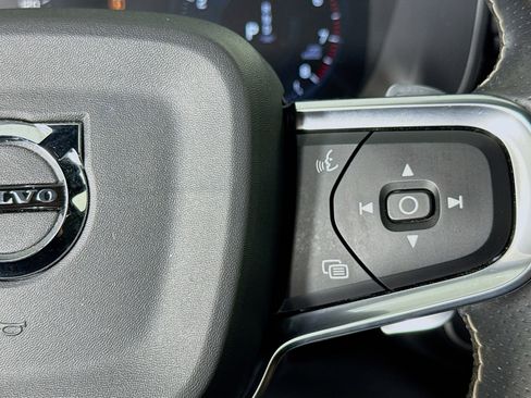 Used 2020 Volvo XC40 T5 R-Design image 14