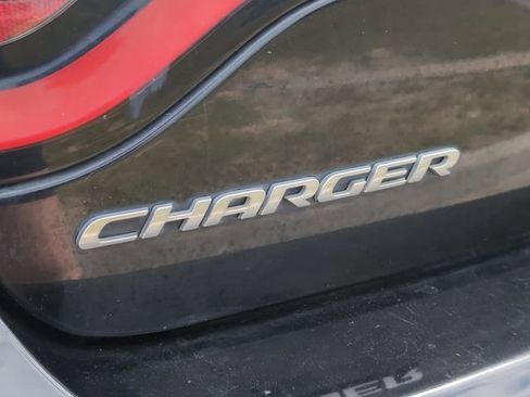 Used 2015 Dodge Charger SE w/ Sport Appearance Group RWD image 6