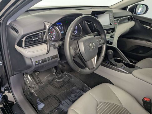 Used 2023 Toyota Camry SE w/ Convenience Package FWD image 13