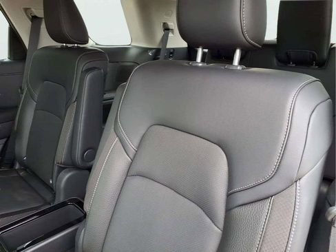New 2026 Nissan Pathfinder SL w/ SL Premium Package FWD image 16