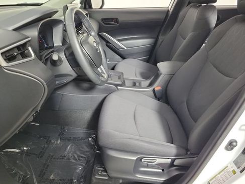 Used 2026 Toyota Corolla Cross LE w/ Moonroof Package FWD image 19