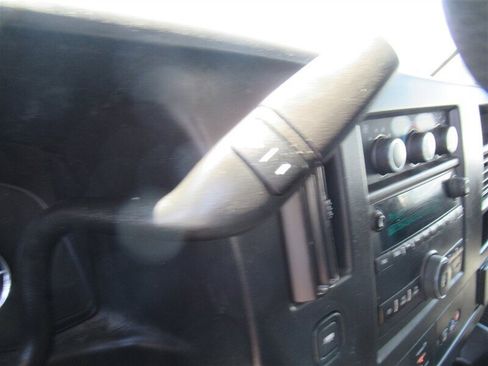 Used 2018 Chevrolet Express 2500 Extended image 20