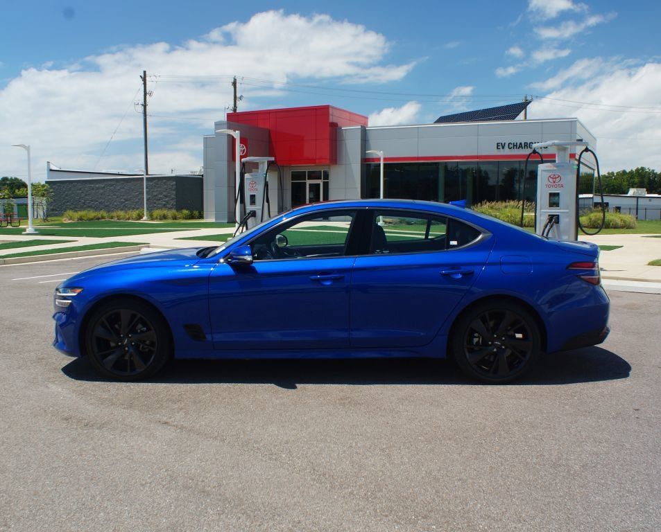 Used 2023 Genesis G70 2.0T w/ Sport Prestige Package AWD/4WD image 14