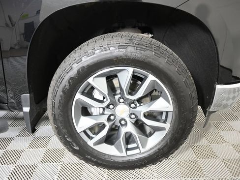 Used 2025 Chevrolet Silverado 1500 LT w/ Protection Package AWD/4WD image 12