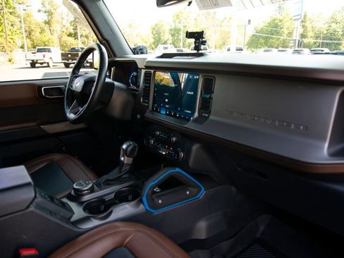 Used 2022 Ford Bronco Outer Banks AWD/4WD image 17