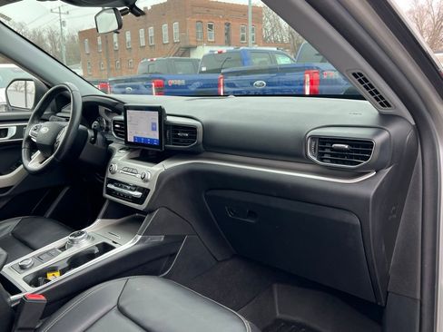 Used 2021 Ford Explorer XLT w/ Equipment Group 202A image 22