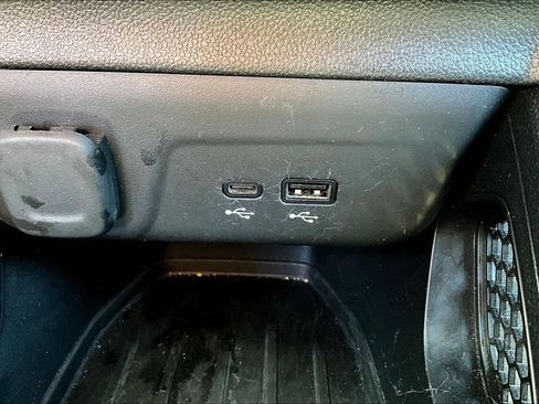 Used 2024 Chevrolet TrailBlazer LT FWD image 12
