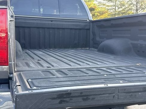 Used 2015 Toyota Tundra SR5 w/ SR5 Upgrade Package AWD/4WD image 5