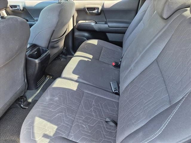 Used 2016 Toyota Tacoma TRD Sport w/ Towing Package RWD image 14