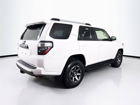 Used 2018 Toyota 4Runner TRD Off-Road Premium AWD/4WD image 11