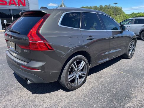 Used 2018 Volvo XC60 T6 Momentum w/ Vision Package AWD/4WD image 2