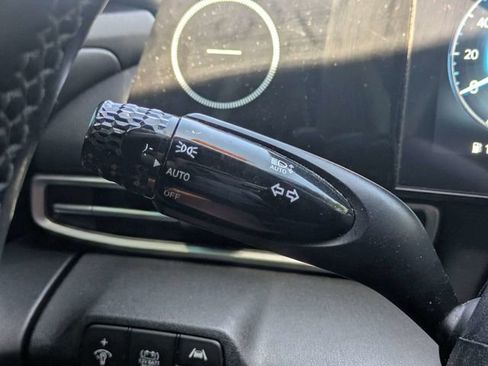 Used 2022 Hyundai Elantra Limited FWD image 27