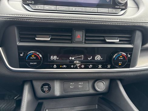 Certified 2024 Nissan Rogue SV w/ SV Premium Package AWD/4WD image 19