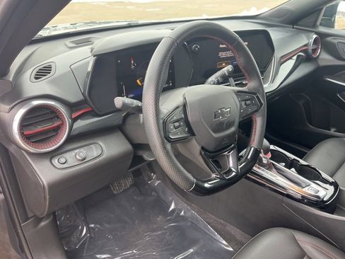 Used 2025 Chevrolet Trax RS w/ Driver Confidence Package image 15