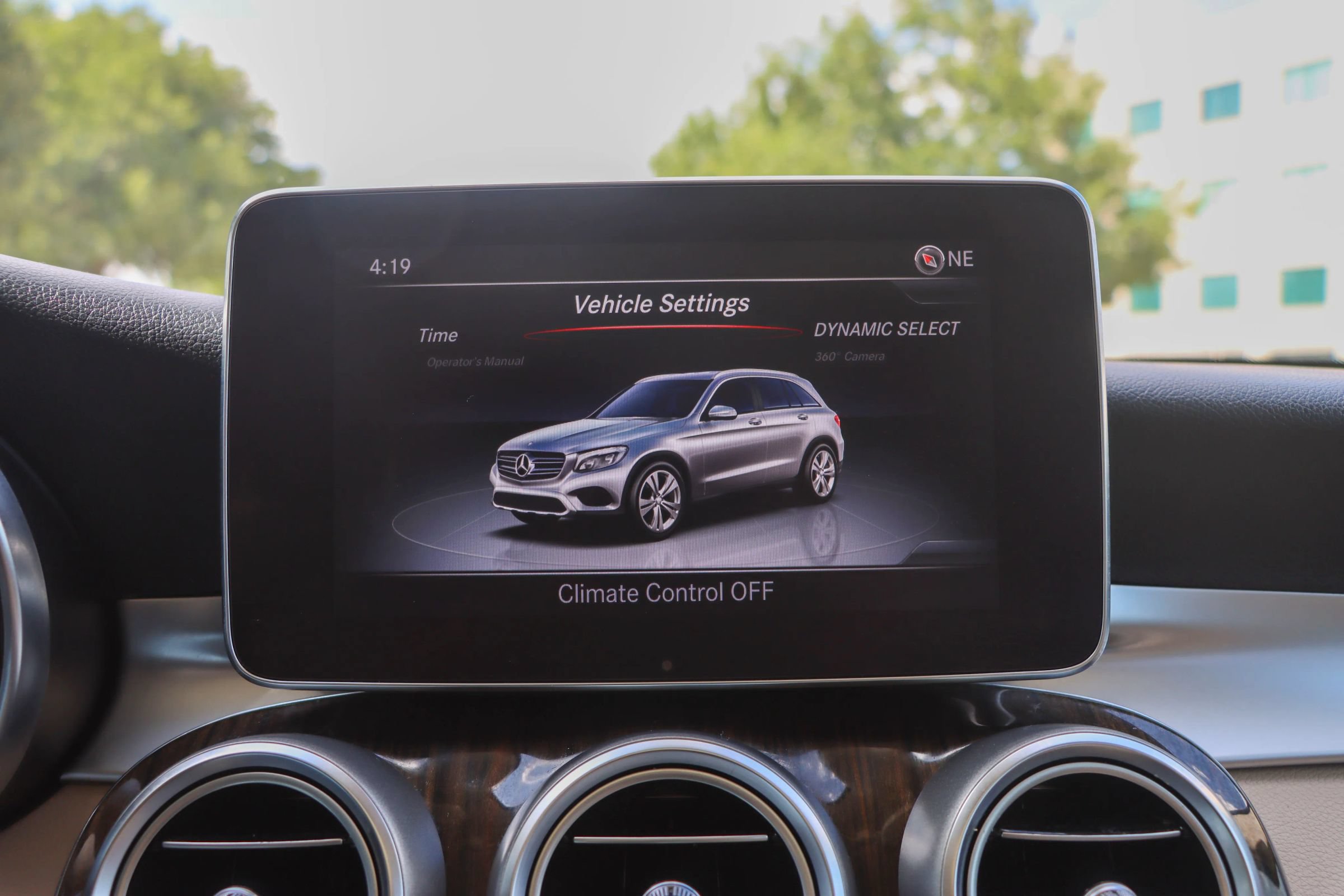 Used 2018 Mercedes-Benz GLC 300 4MATIC w/ Multimedia Package image 38