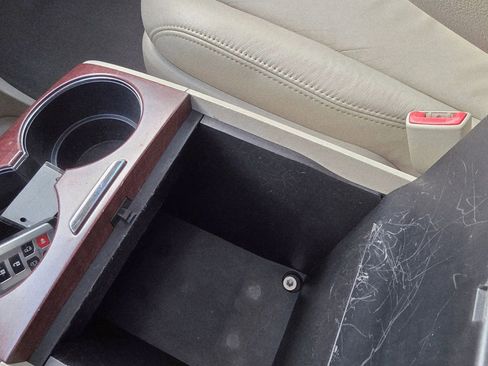 Used 2013 Toyota Sienna XLE image 22