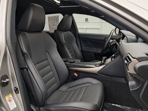 Used 2017 Lexus IS 350 F Sport image 36