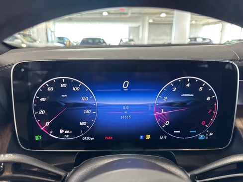 Used 2025 Mercedes-Benz GLC 300 image 25