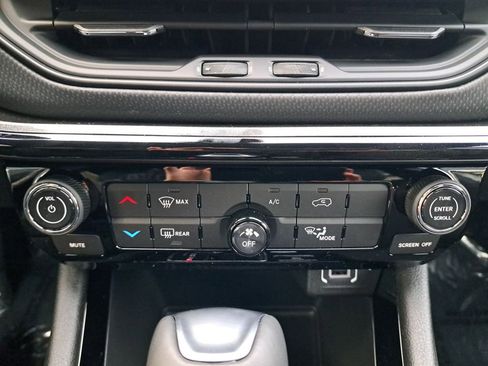 New 2026 Jeep Compass Latitude image 25