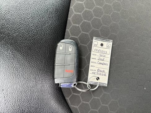 Used 2021 Jeep Compass Latitude FWD image 29