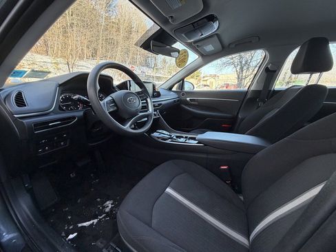 Used 2023 Hyundai Sonata SE w/ Cargo Package image 6