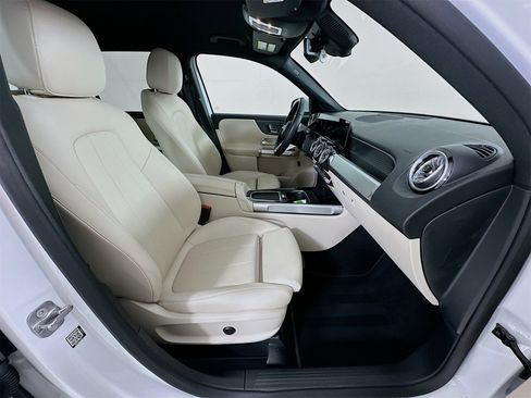 Certified 2025 Mercedes-Benz GLB 250 image 29