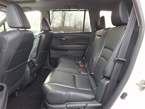 Used 2017 Honda Pilot Touring image 10