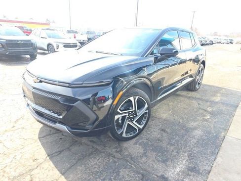 New 2026 Chevrolet Equinox EV LT image 2