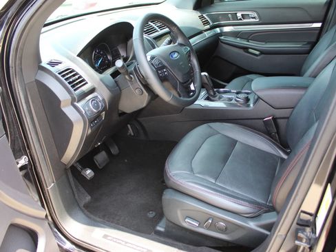 Used 2018 Ford Explorer Sport w/ Equipment Group 401A AWD/4WD image 11