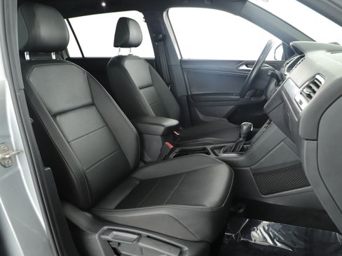 Used 2020 Volkswagen Tiguan SE R-Line image 21