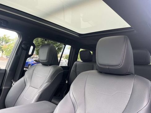 Used 2025 Lexus GX 550 w/ Cold Area Package AWD/4WD image 33