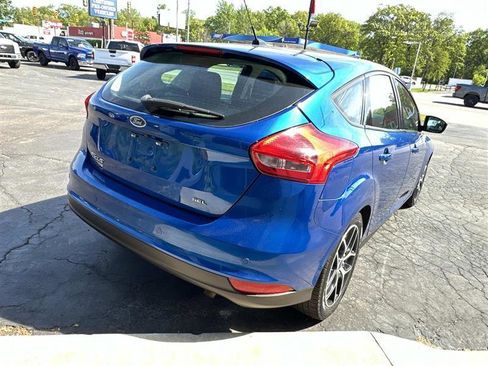 Used 2018 Ford Focus SEL w/ Cold Weather Package FWD image 3