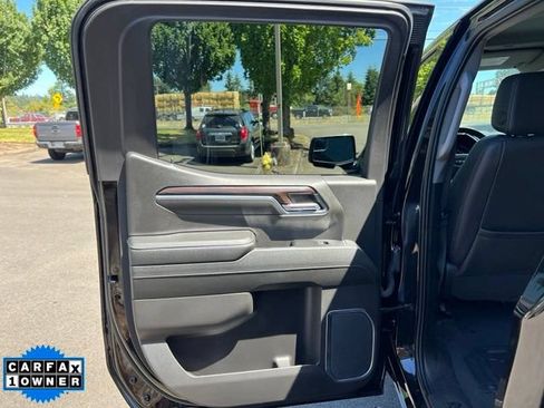 Used 2023 GMC Sierra 1500 SLT w/ X31 Off-Road Package AWD/4WD image 10