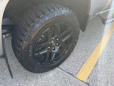 Used 2024 Chevrolet Silverado 1500 LT Trail Boss AWD/4WD image 9