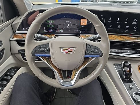 Used 2021 Cadillac Escalade ESV Premium Luxury Platinum AWD/4WD image 28