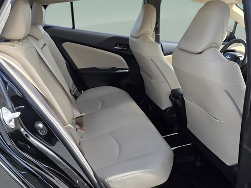 Used 2019 Toyota Prius XLE image 14