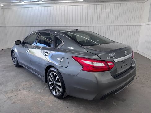 Used 2017 Nissan Altima 2.5 SL FWD image 7