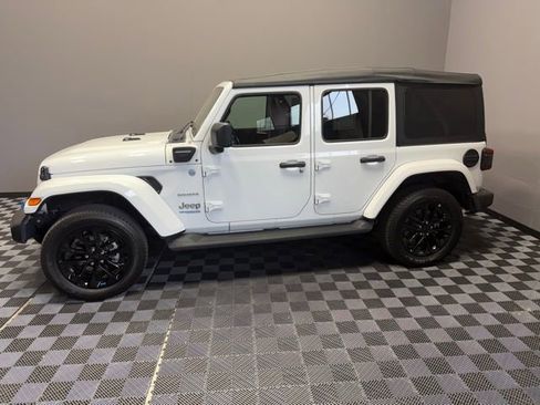 Used 2022 Jeep Wrangler Unlimited Sahara image 6