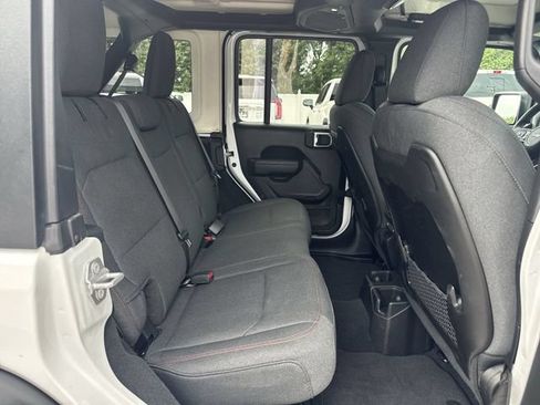 Used 2026 Jeep Wrangler Unlimited Rubicon AWD/4WD image 26
