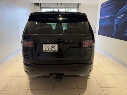 New 2025 Land Rover Discovery Dynamic SE image 3